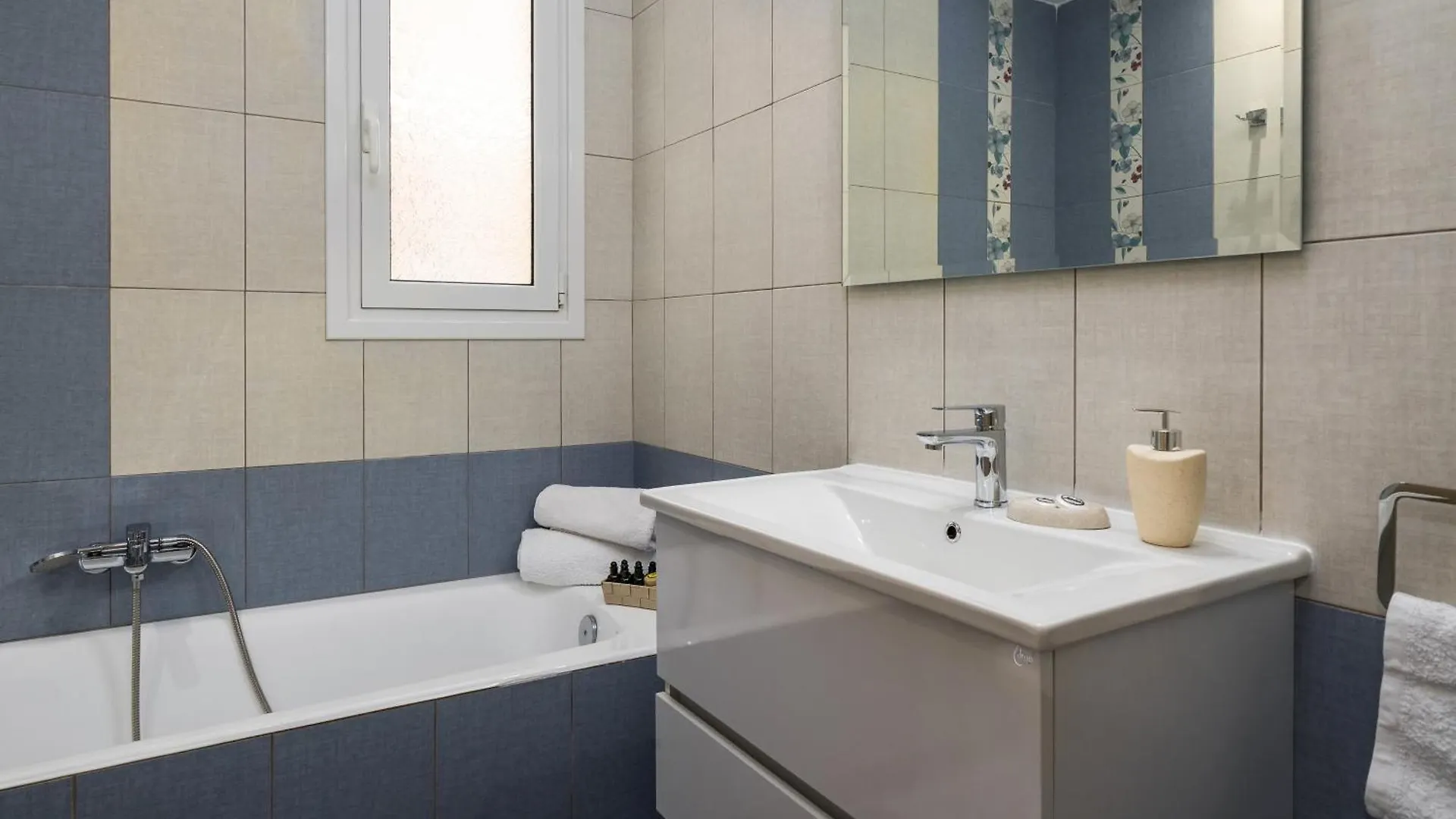 Comfy Apartment With Nice View Argostoli  0*, Argostoli (Kefalonia)